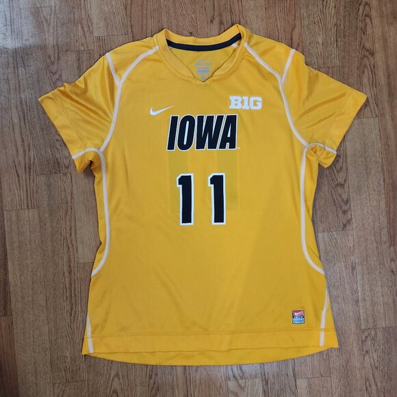 Iowa Hawkeyes Game Worn Soccer Jersey Big 10 Women #11 Sz. L - Picture 1 of 3